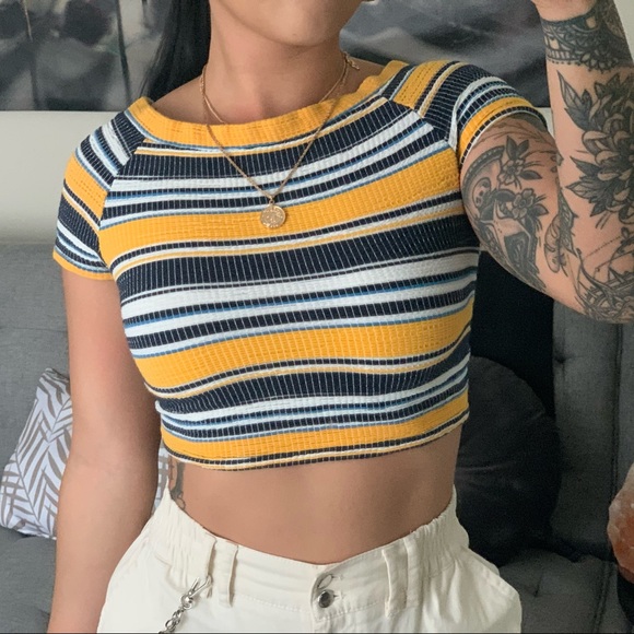 Colorblocking striped crop top 💛💙 - Picture 4 of 5